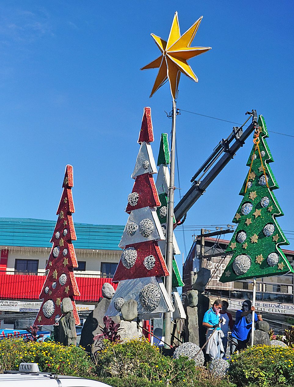 'FRESHER AIR'. Most locals liken the Christmas trees to the iconic Royal Pine car freshener. Photo by Mau Victa/Rappler  