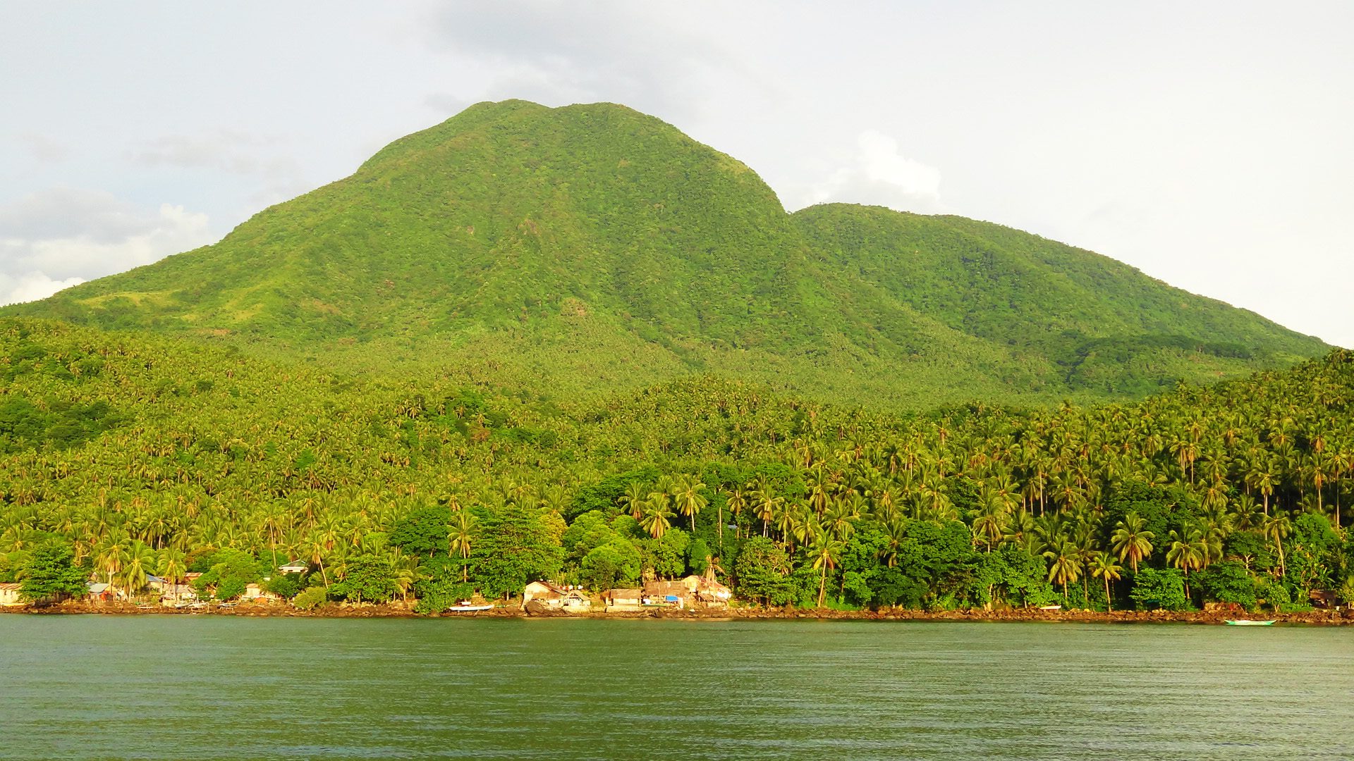 MOUNTAINS EVERYWHERE. Biliran is blessed with an abundance of mountains. This one is Mt Panamao. 