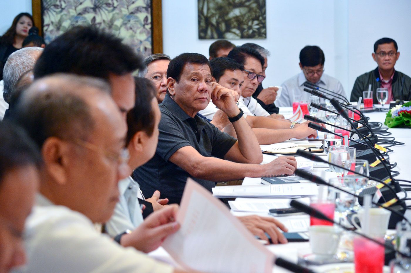 MEETING ON MARTIAL LAW. President Rodrigo Duterte leads a special Cabinet meeting on his martial law declaration in Mindanao on May 26 , 2017. Malacañang photo   