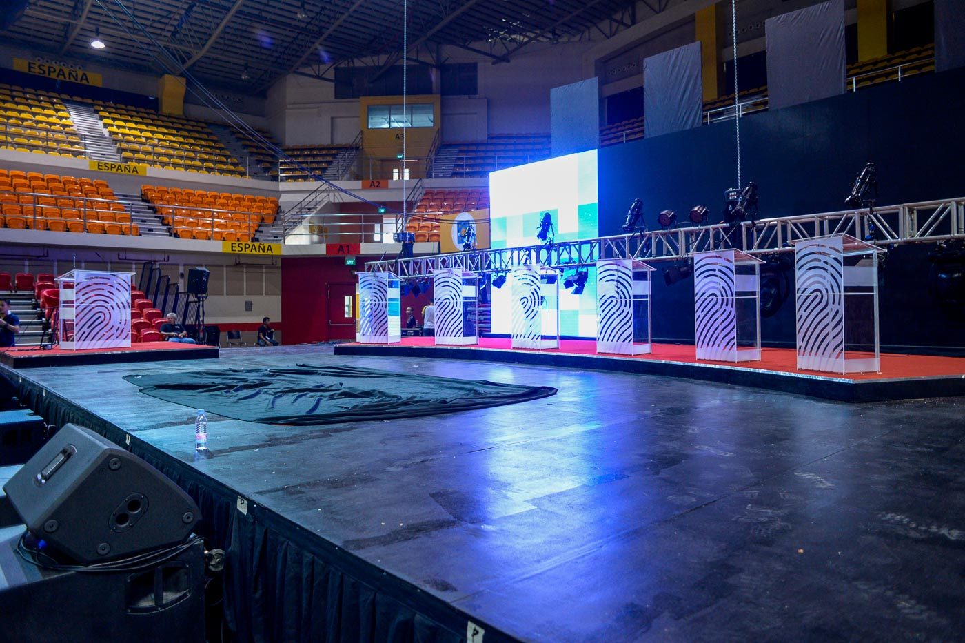 STAGE IS SET. The 405-year-old UST will host the vice presidential debate on April 10. LeAnne Jazul/Rappler  