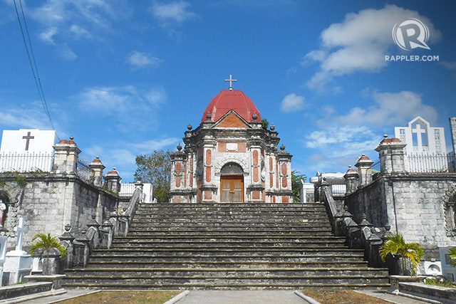 SOLITUDE. At the center of the cemetery, the Campo Santo de San Joaquin sits peacefully 