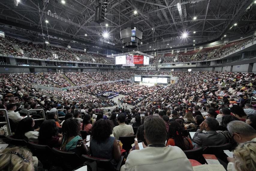 Delegates from 67 countries attend Jehovah’s Witnesses event