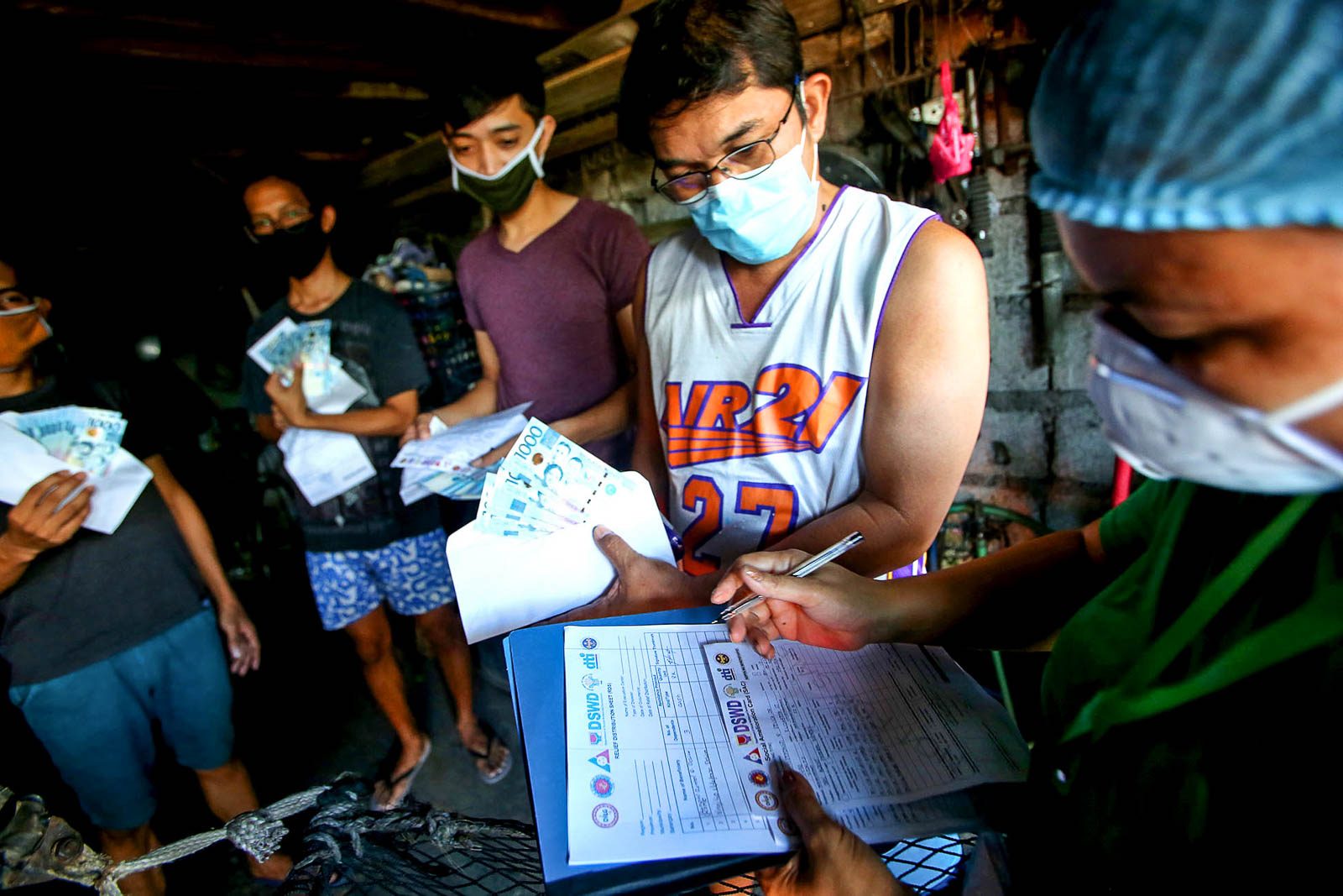 Local officials who divide coronavirus cash aid to face charges – DILG