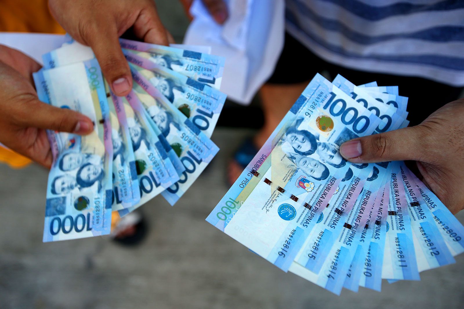 Barangays ordered to publish names of residents eligible for DSWD cash aid