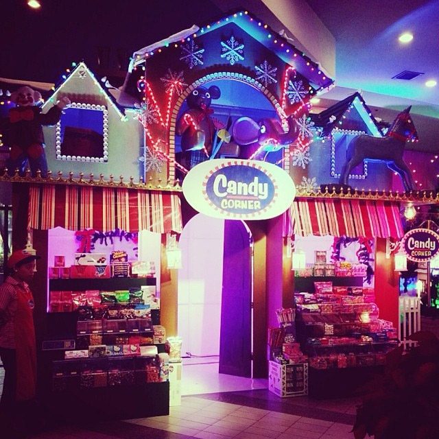 OVERLOAD. Enter the candy house! 