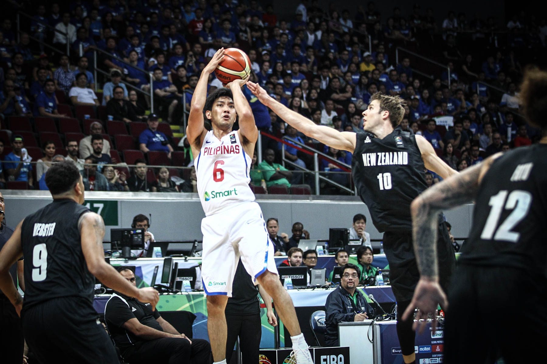 Jeff Chan fires a shot from the outside.  Photo by Josh Albelda/Rappler 