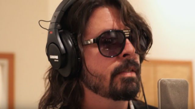 WATCH: Nick Lachey replaces Dave Grohl in Foo Fighters breakup spoof