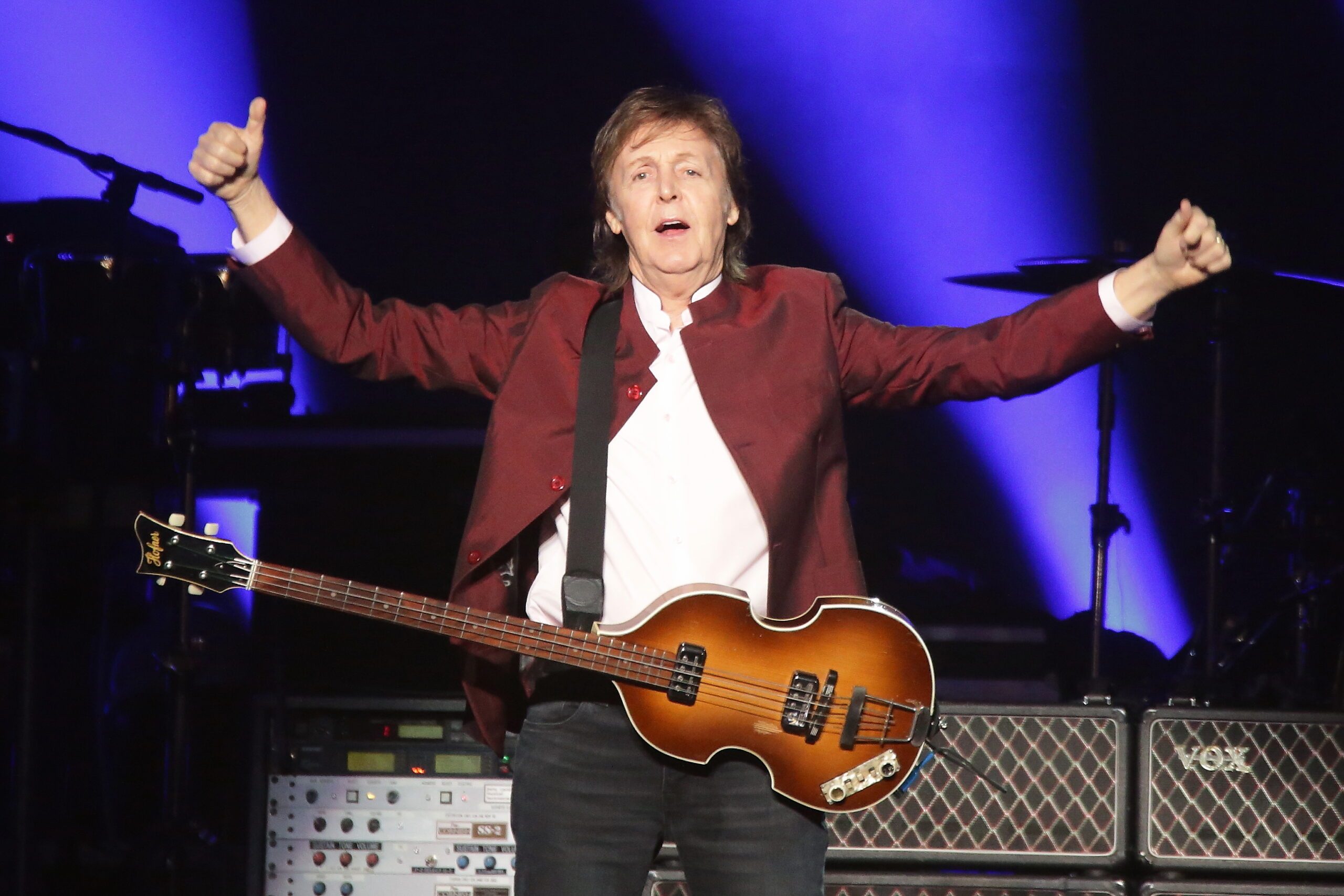 Paul McCartney working on new album, signs with Capitol