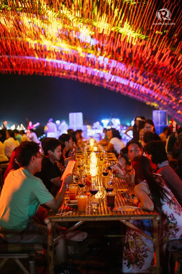 THEATRE OF FEASTS. Festivalgoers wind down in the evening for amazing epicurean delights served up by Bangkok’s top chefs. 