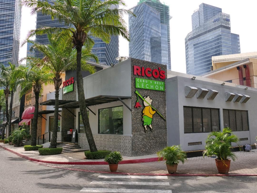 First impressions, photos, prices: Rico’s Lechon opens first branch outside Cebu