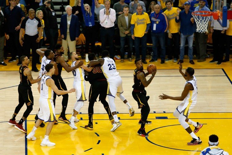 Cavs, Warriors set physical tone for intense NBA title series