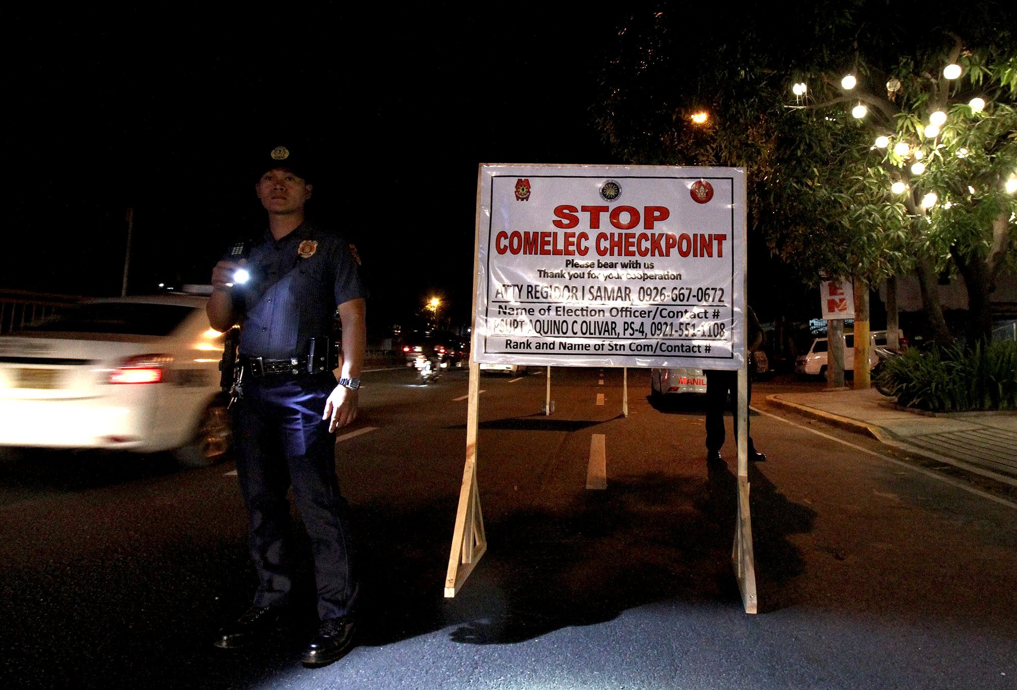 CHECKPOINT. Weeks before the campaign period, election-related killings had been reported in several areas – like in Antipolo City, Samar, and Basilan. Photo by Inoue Jaena/Rappler 