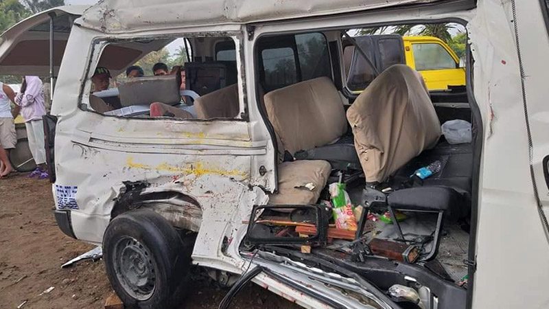 Driver of rented van on his phone before fatal crash in Negros Oriental