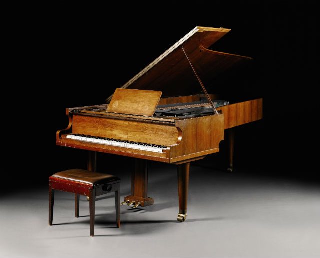 Mamma Mia! ABBA’s piano up for auction