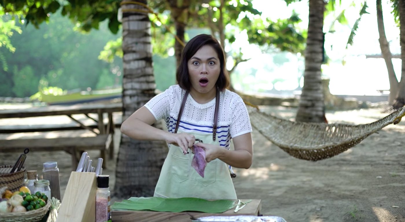 COMEDIAN, TOO. 'May plastic talaga ‘tong pusit na ito eh. Marami niyan sa showbiz,' she says as she preps the squid. Screenshot from the Judy Ann's Kitchen Youtube page 