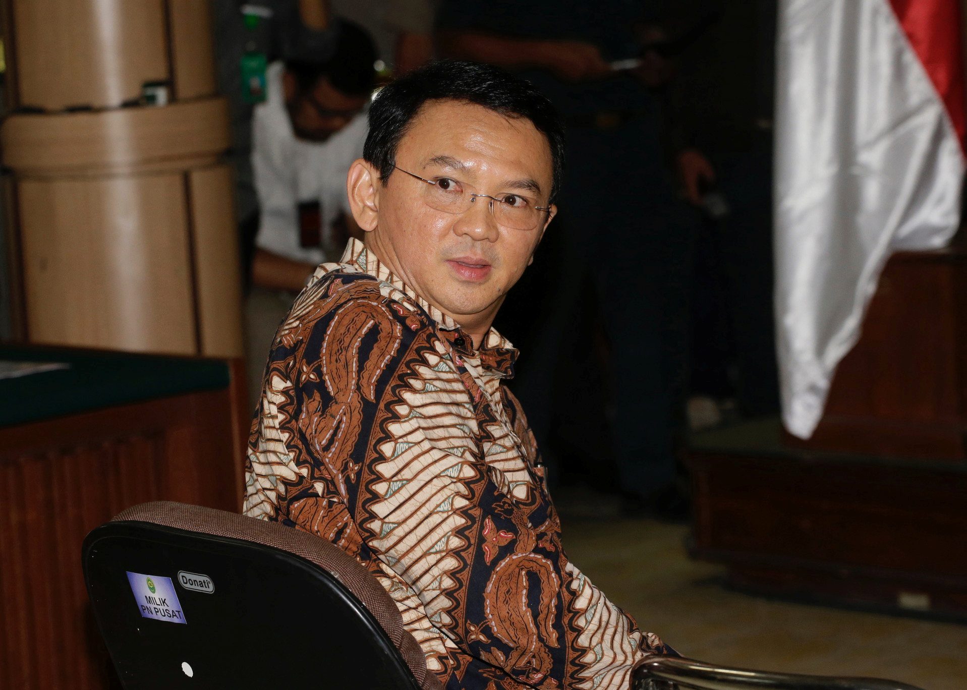 Gubernur DKI Jakarta nonaktif Basuki Tjahaja Purnama menjalani sidang perdana kasus dugaan penistaan agama di PN Jakarta Utara, pada 13 Desember 2016. Foto oleh Tatan Syuflana/Antara 