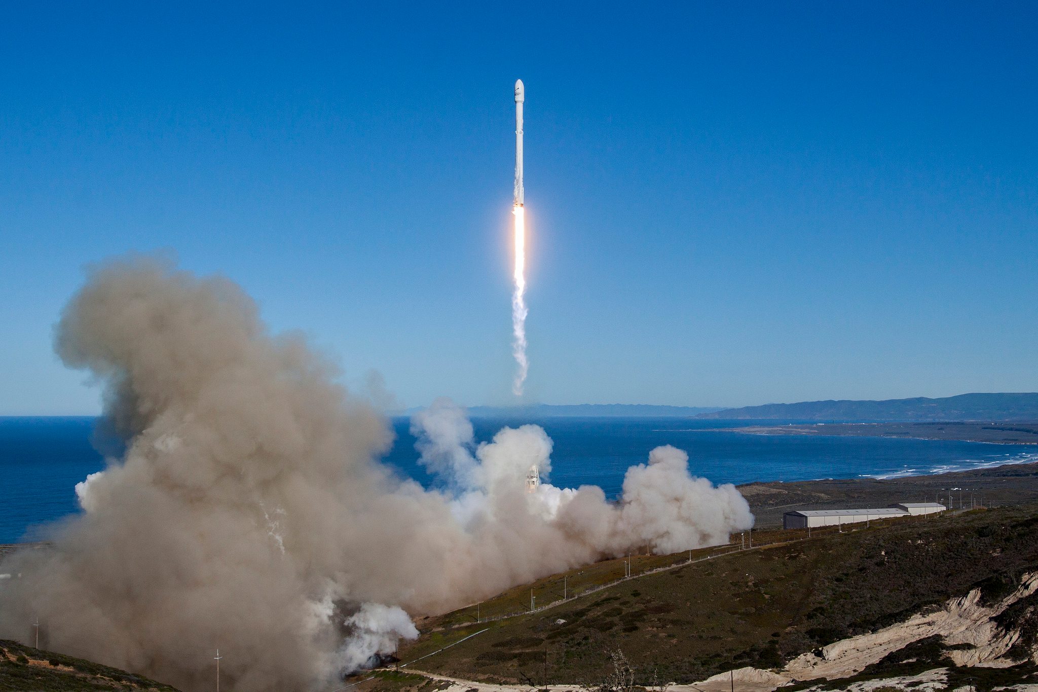 LIFTOFF. The Iridium-1 launch, January 14, 2016. Photo courtesy SpaceX 