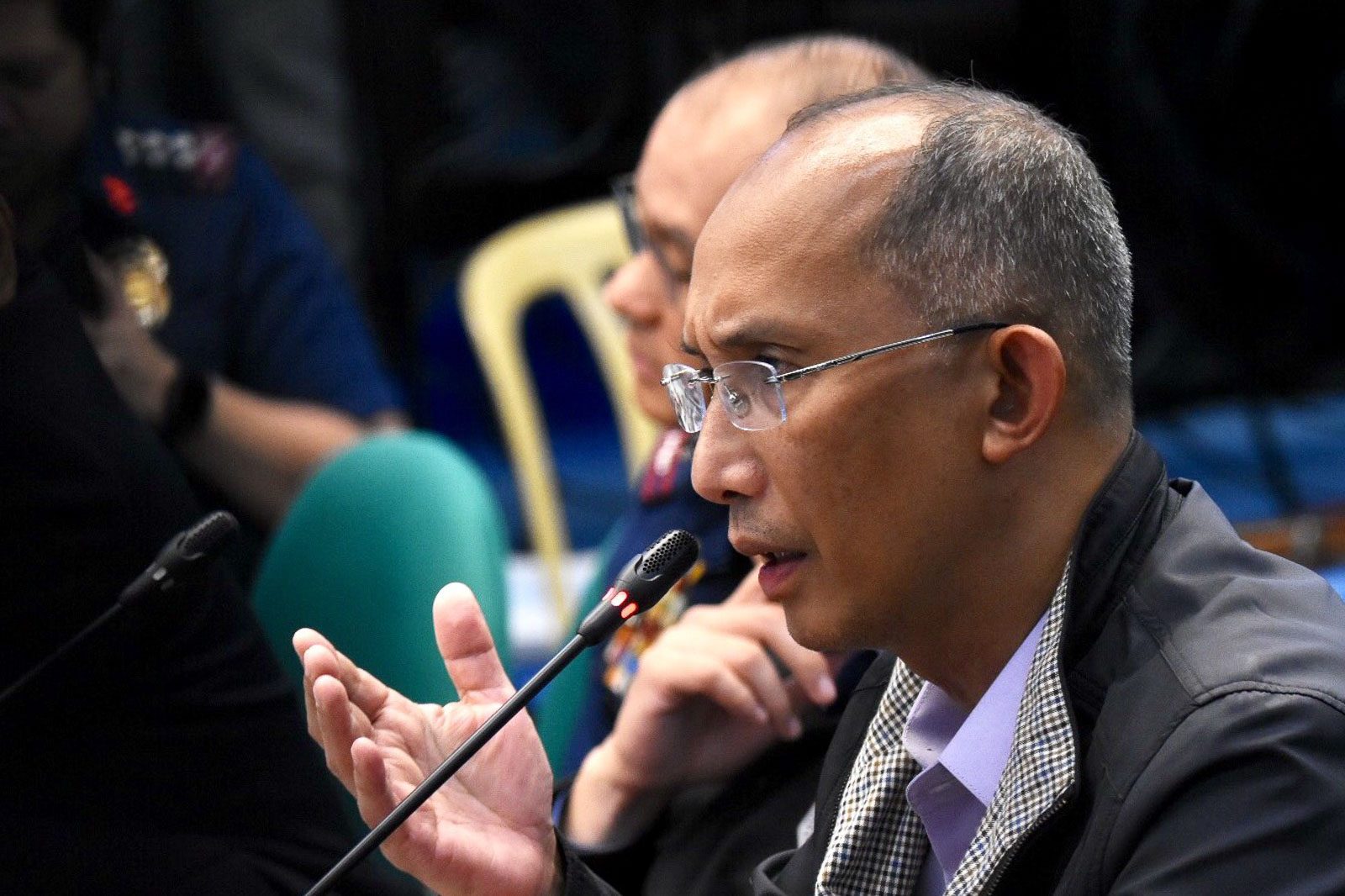 BLOWING THE WHISTLE. Baguio City Mayor Benjamin Magalong at the ninth hearing of the GCTA controversy. Photo by Angie de Silva/Rappler  