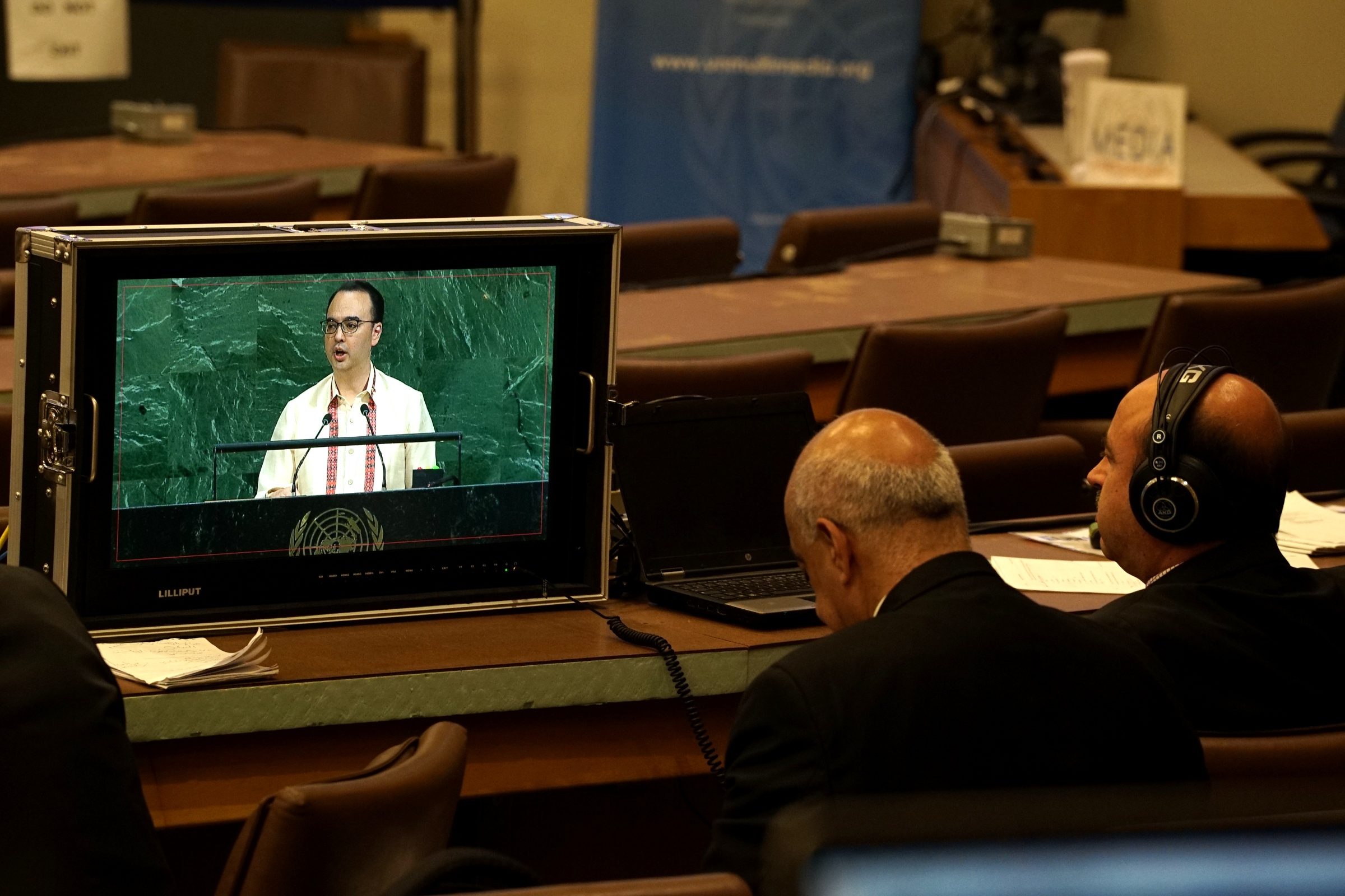 Cayetano defends ‘official’ bloggers with him at UN