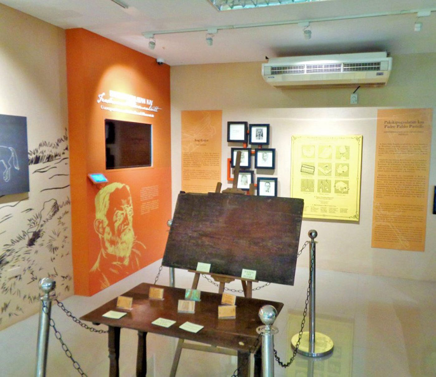 TEACHING MEMORABILIA. The blackboard Rizal used to teach his students is displayed at the museum in Rizal Park and Shrine. Photo courtesy of Gabriel Martinez Cad 