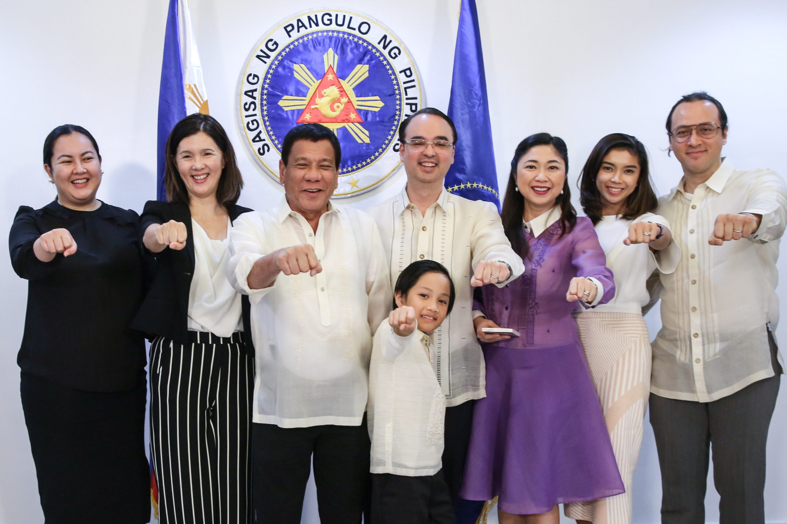 Cayetano takes oath as Philippines’ top diplomat