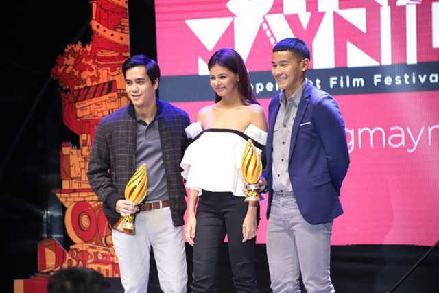 'LILA.' Gino M Santos' film, 'Lila,' wins the Blink Box Office and SM People's Choice awards. Gino poses with his cast members Janine Gutierrez and Enchong Dee. Photo by Paolo Abad/Rappler  