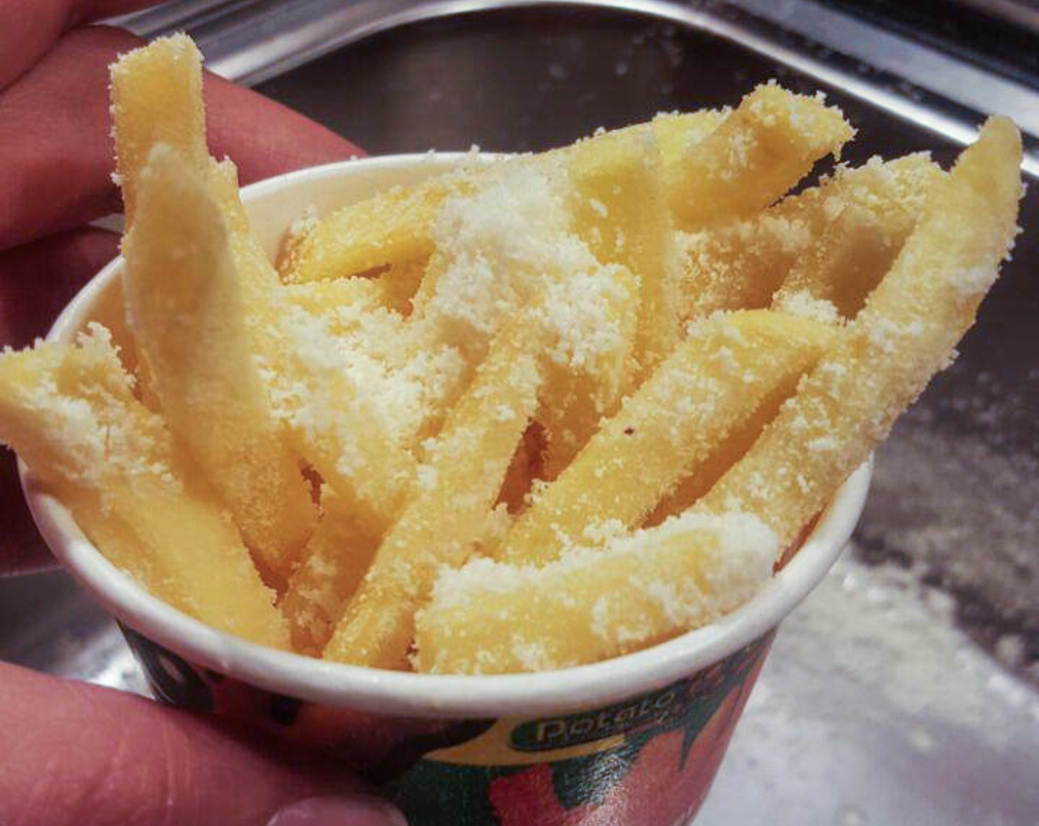 TRUFFLE FRIES. The smell alone makes these fries irresistible. Photo by Amanda Lago/Rappler 