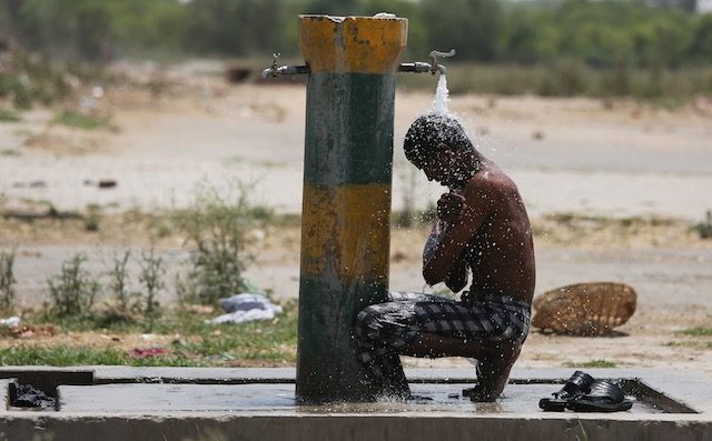 Deaths from major heatwave sweeping India top 1,100