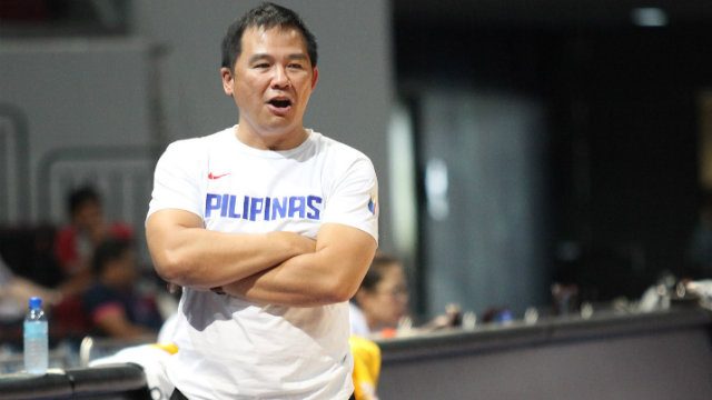 Gilas coach Chot Reyes shouts out instructions
