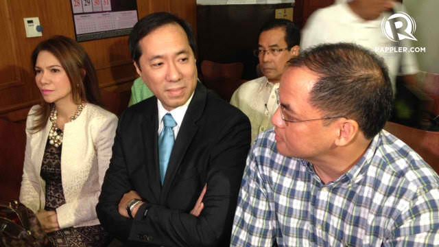 NAPOLES' LAWYERS. Dr. Elsie Badillo-Pascua (leftmost) and Dr. Michael Lim-Villa (middle) testify at the Makati Regional Trial Court Branch 150. File photo by Rappler