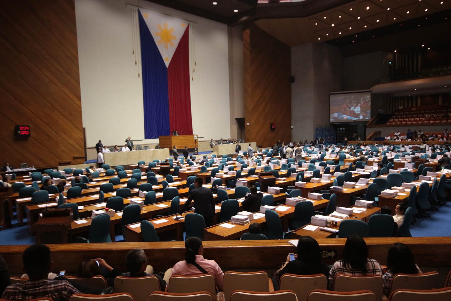 ‘Record attendance’ in House? But Atienza says lawmakers leave after roll call