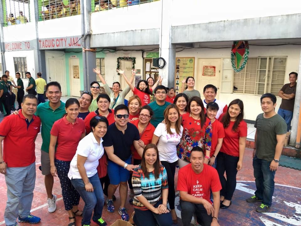 OUTREACH PROGRAM. Voltaire and the group from Sanctuario de San Antonio would spend time with a group of people either in a city jail or families for their Christmas activities. Photo courtesy of Voltaire Tayag 
