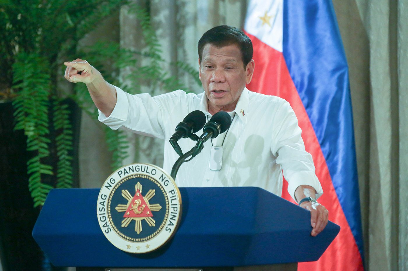 ‘Shoot them dead’: Duterte orders troops to kill quarantine violators