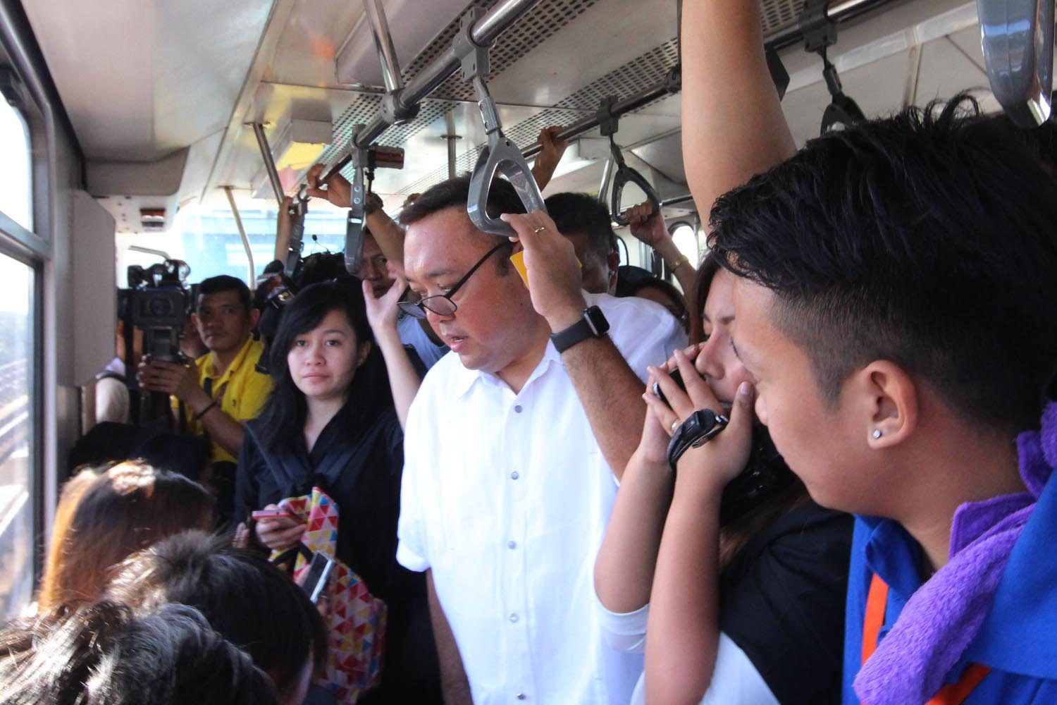 Harry Roque’s MRT3 experience: ‘Not that bad’