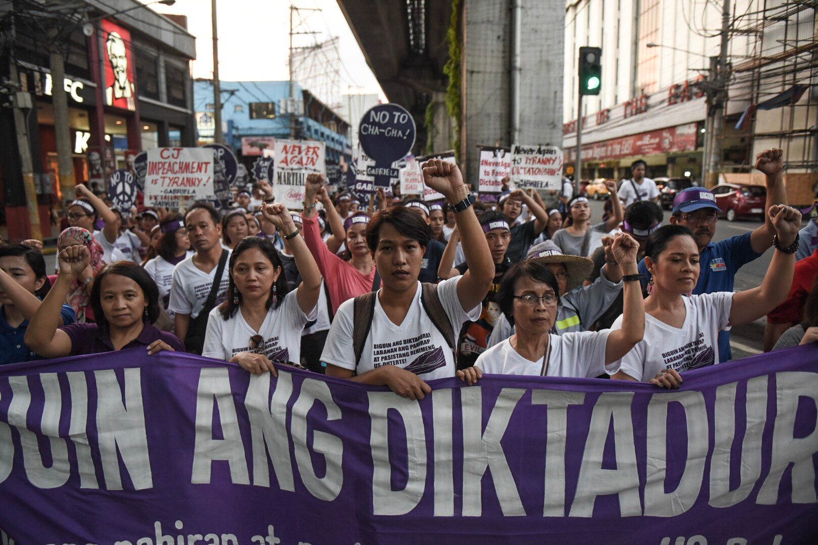 ‘Abante babae:’ Thousands march to uphold women’s rights