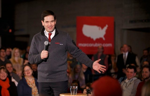 TALKING TO VOTERS. Republican presidential candidate Marco Rubio speaks to potential voters during a campaign appearance at Iowa State University in Ames, Iowa, USA, January 30, 2016. Eugene Garcia/EPA 