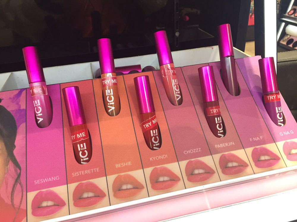 MUST-TRY. The comedian's lip and cheek tints do the trick. Photo by Bea Cupin/Rappler 