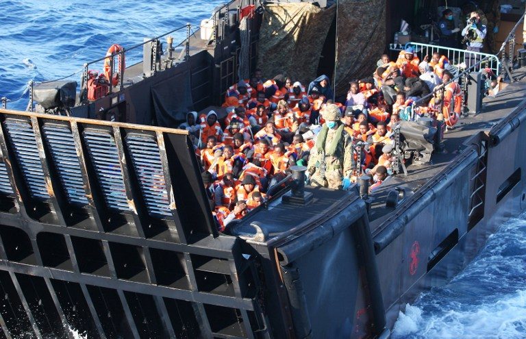 EU backs naval mission to end migrant crisis