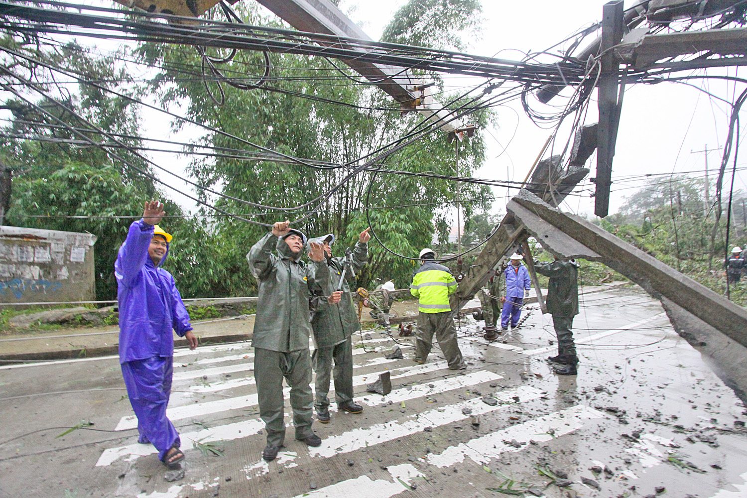 Typhoon Ineng: Brothers buried in landslide; Baguio suffers blackout