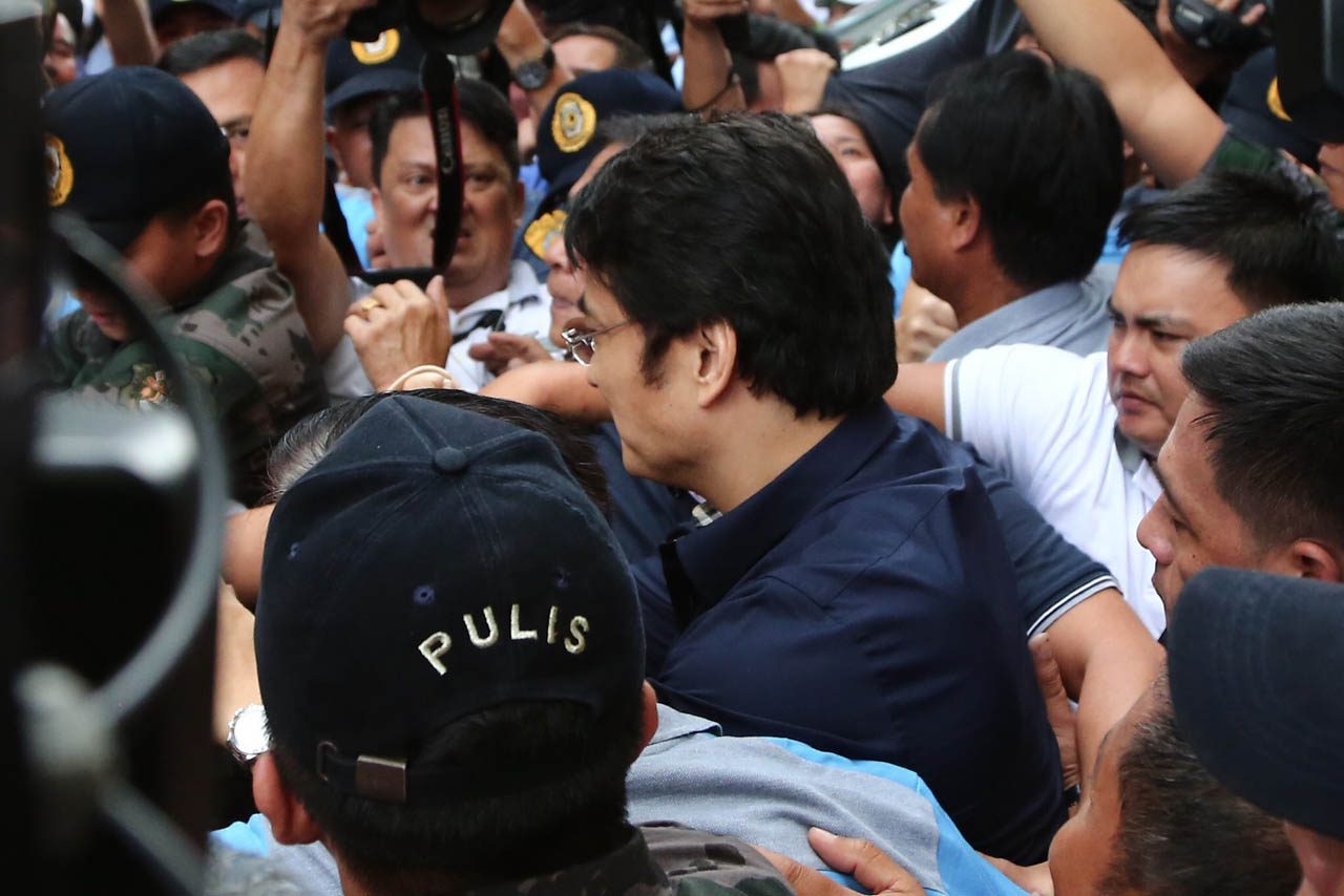 ‘Forged signatures’ theory acquits Revilla in plunder case
