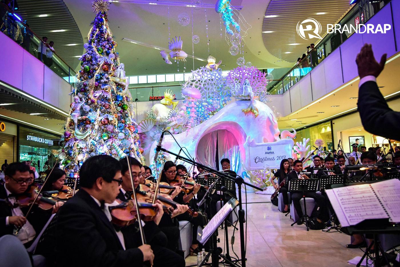 UNVEILING. SM Supermalls’ Under the Sea Christmas Experience was unveiled at SM Aura Premier last November 8, with an orchestra playing Christmas tunes to set the mood. Photo by LeAnne Lazul/Rappler 