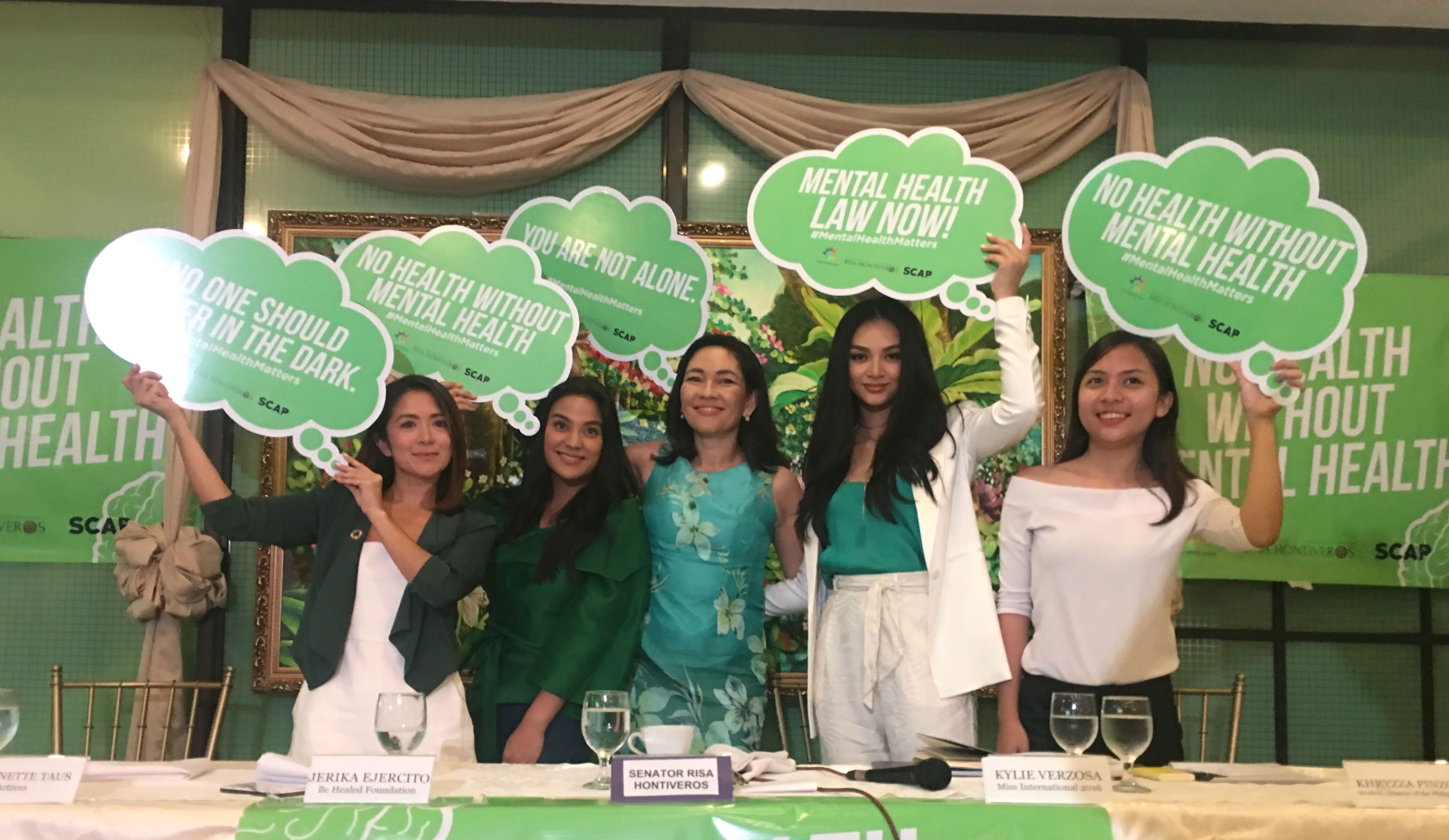 Left to right: Antoinette Taus, Be Healed Foundation’s Jerika Ejercito, senator Risa Hontiveros, Miss International 2016 Kylie Verzosa and Student Council Alliance of the Philippines’ Khryzza Pinzon. Photo courtesy of  Office of Senator Risa Hontiveros  