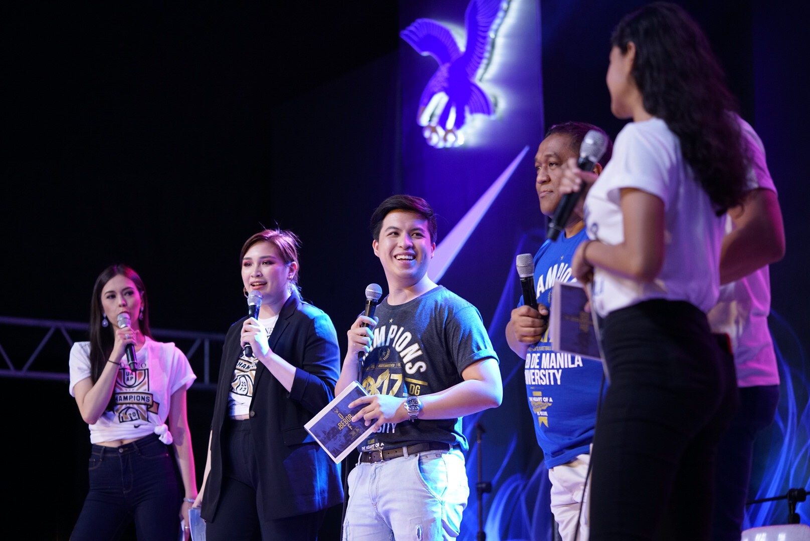 GREETINGS. (Left to right) The hosts Laura Lehmann, Bettina Jose, Jhofer Eleria, Mhel Garrido and UAAP Season 80 courtside reporter Martie Bautista open up the floor. Photo by Martin San Diego/Rappler  