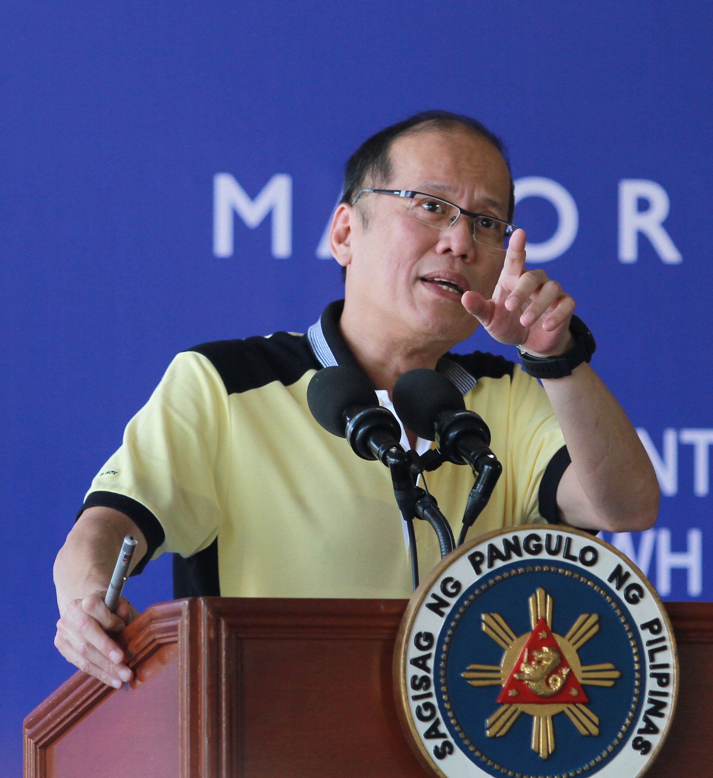 Aquino stops ‘physical’ check of balikbayan boxes