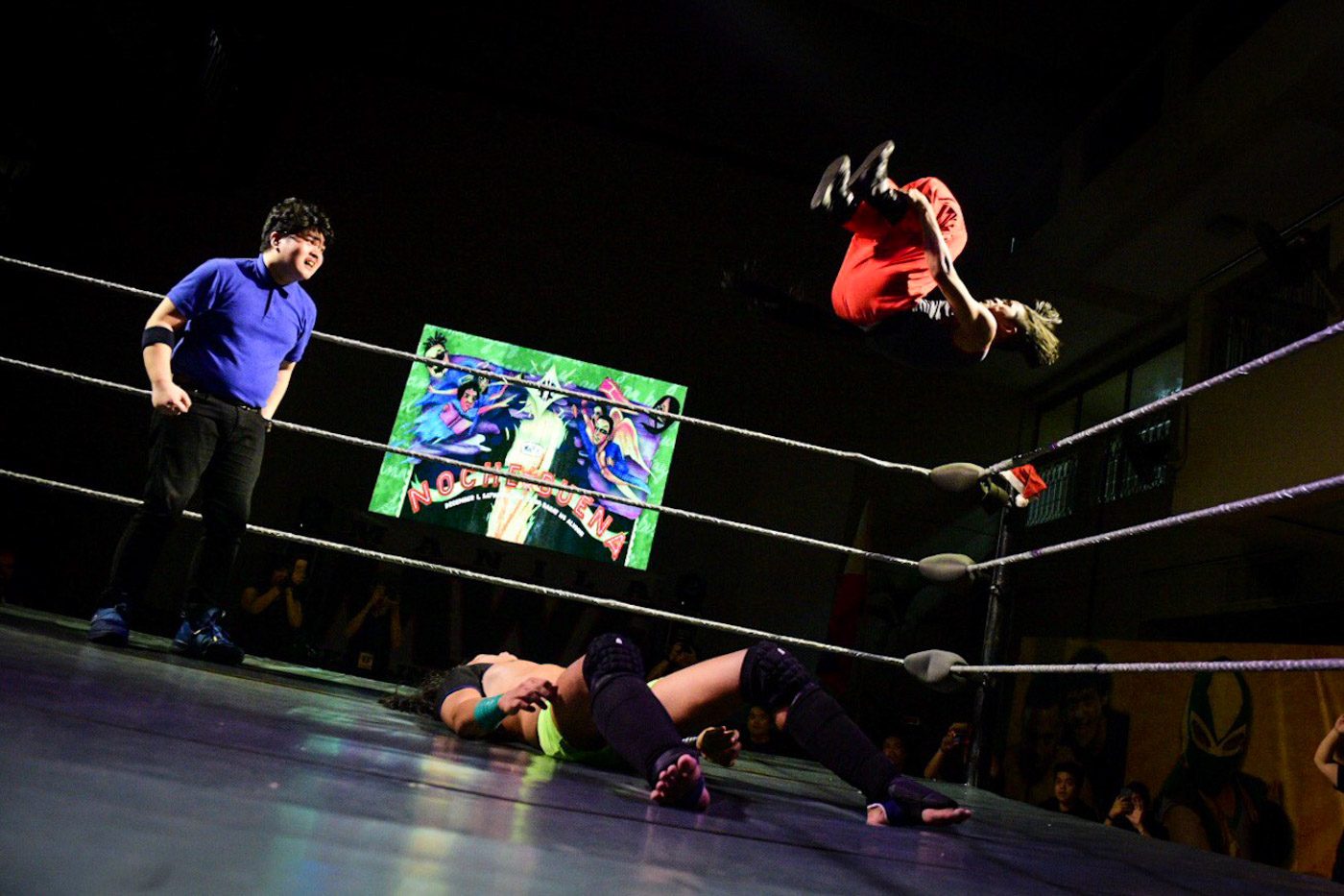 FOR THE WIN. Robin Sane hits the Phoenix Splash to win the MWF Title. Photo by Alecs Ongcal/Rappler 