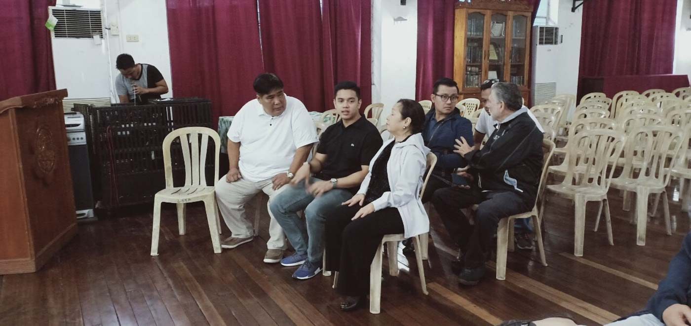SWIFT RESOLUTION. Speaker Gloria Macapagal Arroyo (seated beside AKO Bicol Representative Rodel Batocabe's son), visits the wake of the party-list congressman at the Ricardo Arcilla Hall in Daraga, Albay on December 23, 2018. She calls on authorities to resolve the case immediately. Photo courtesy of SGMA’s office 