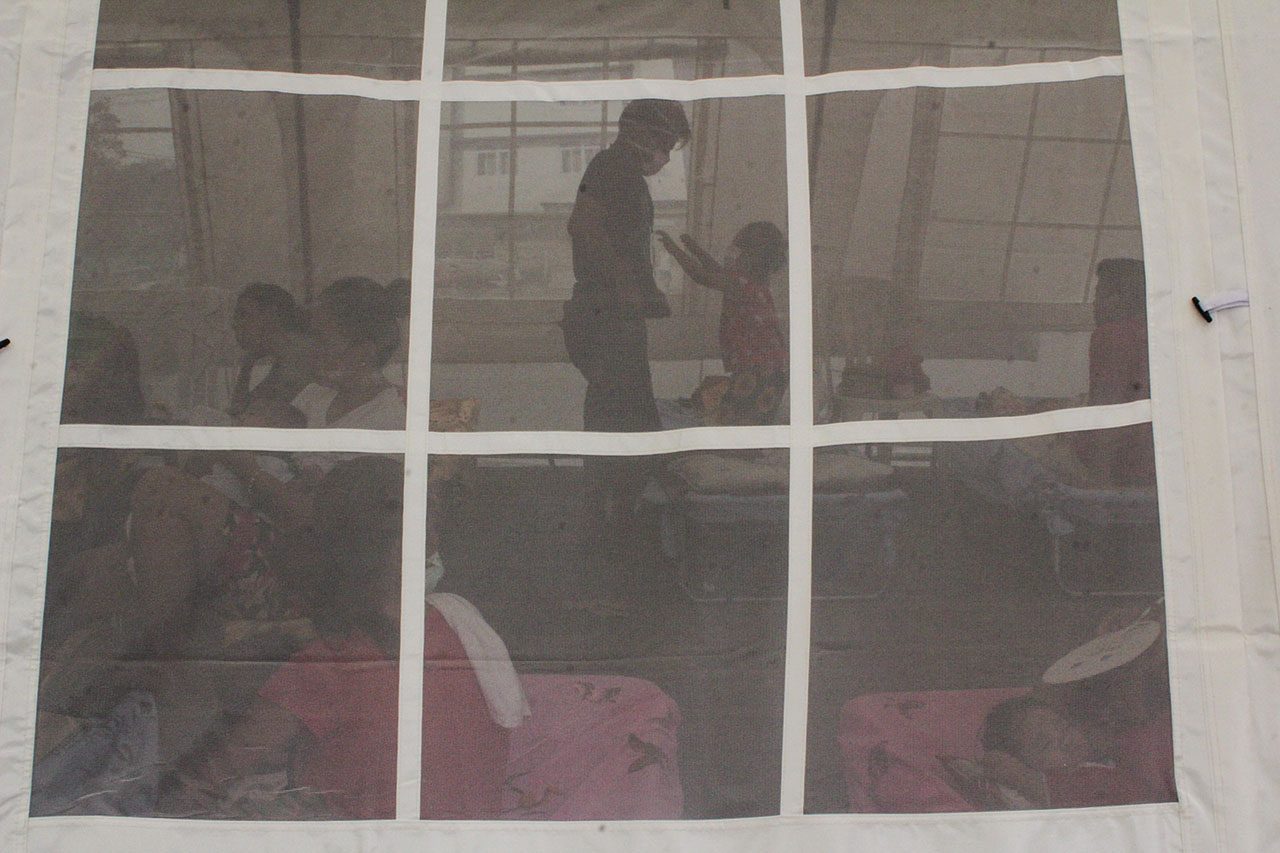 CARE. Tents serve as outdoor hospitals to cater to the rise in measles cases across the country. Photo by Lito Borras/Rappler  