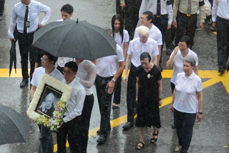 Singapore PM feuds in public with sister