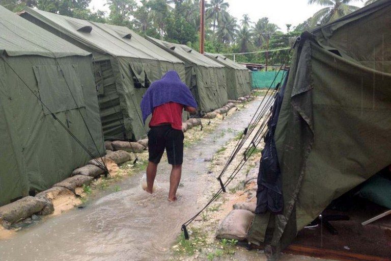 Australia immigration turmoil as Papua New Guinea closes camp