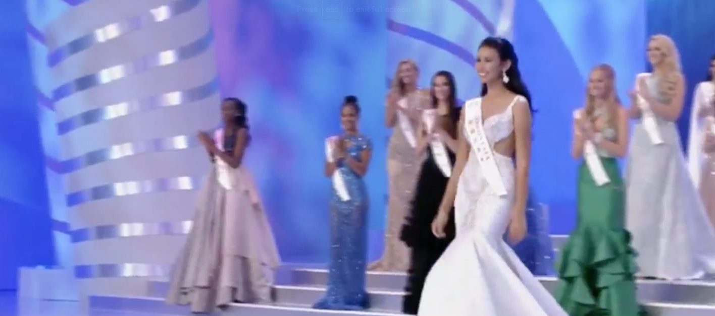 15 BESAR. Wakil Indonesia Achintya Nilsen berhasil masuk ke 15 besar Miss World 2017. Foto diambil dari screen shot Youtube 